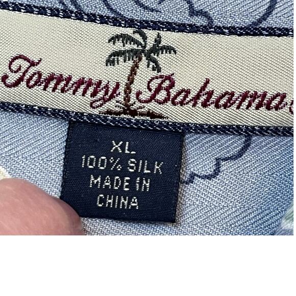 Tommy Bahama Men's  XL Blue 100% Silk Short Sleeve Floral Print Button UP Shirt - Picture 3 of 6